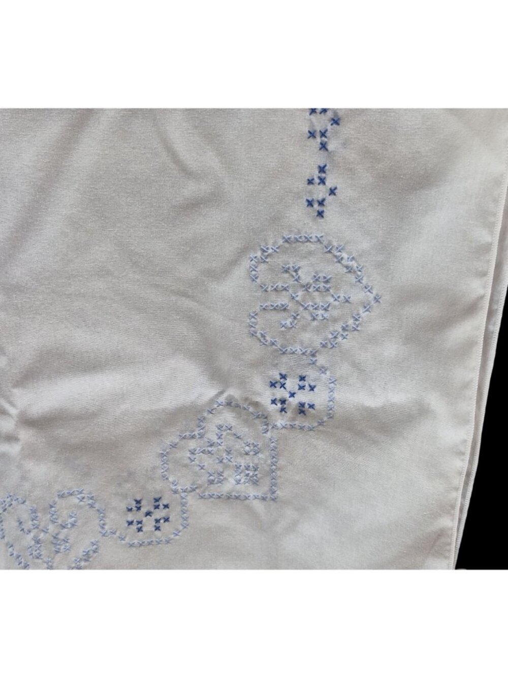 Vintage Hand Embroidered White Tablecloth Blue Cross-Stitch Heart Floral Cotton - Picture 8 of 14
